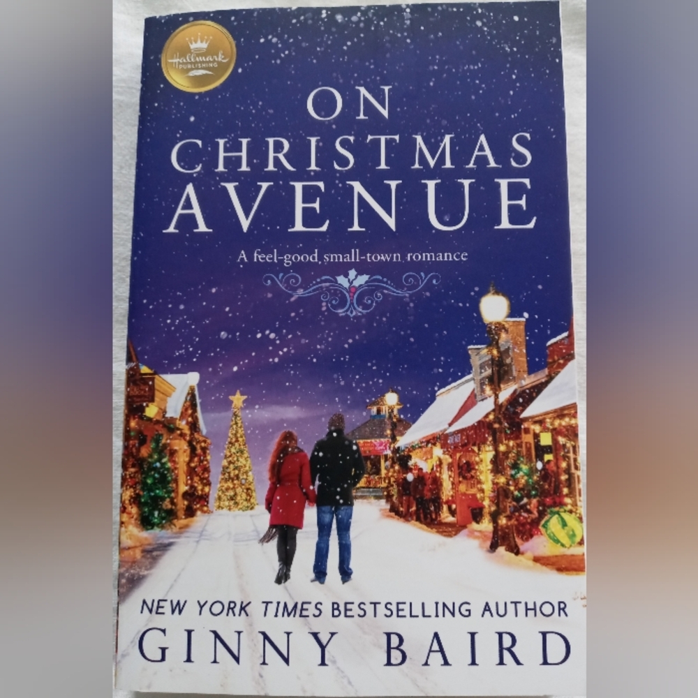 NWT "ON CHRISTMAS AVENUE" Paperback Book, Author Ginny Baird - Picture 1 of 7